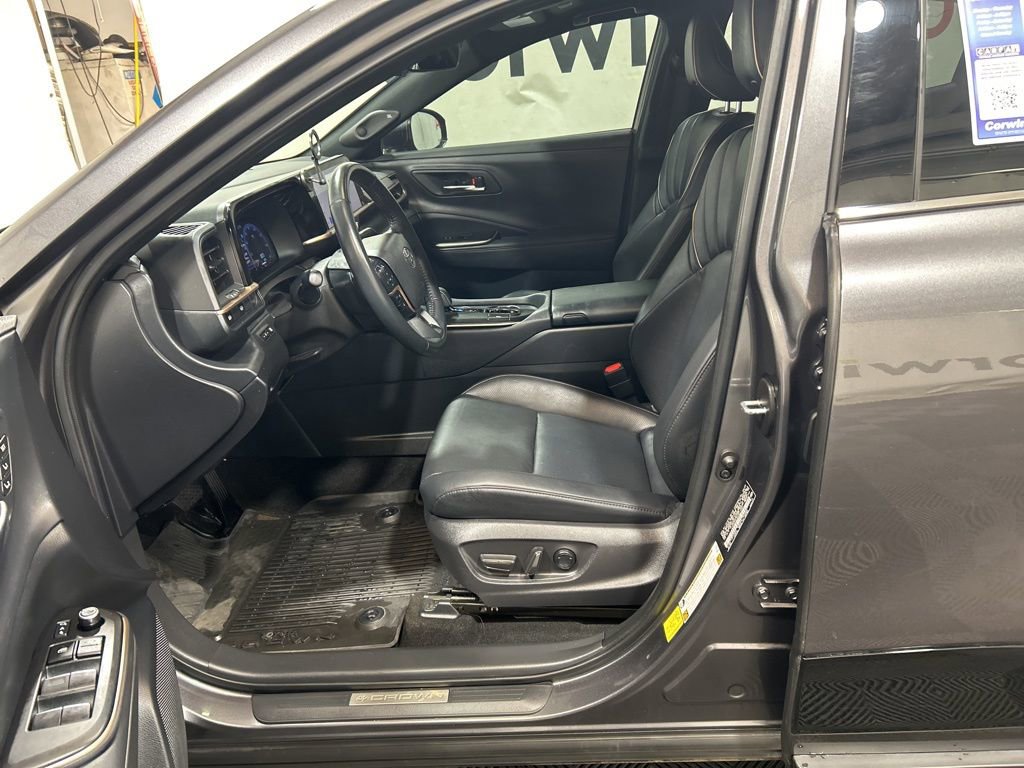 Used 2023 Toyota Crown Limited AWD/4WD image 22