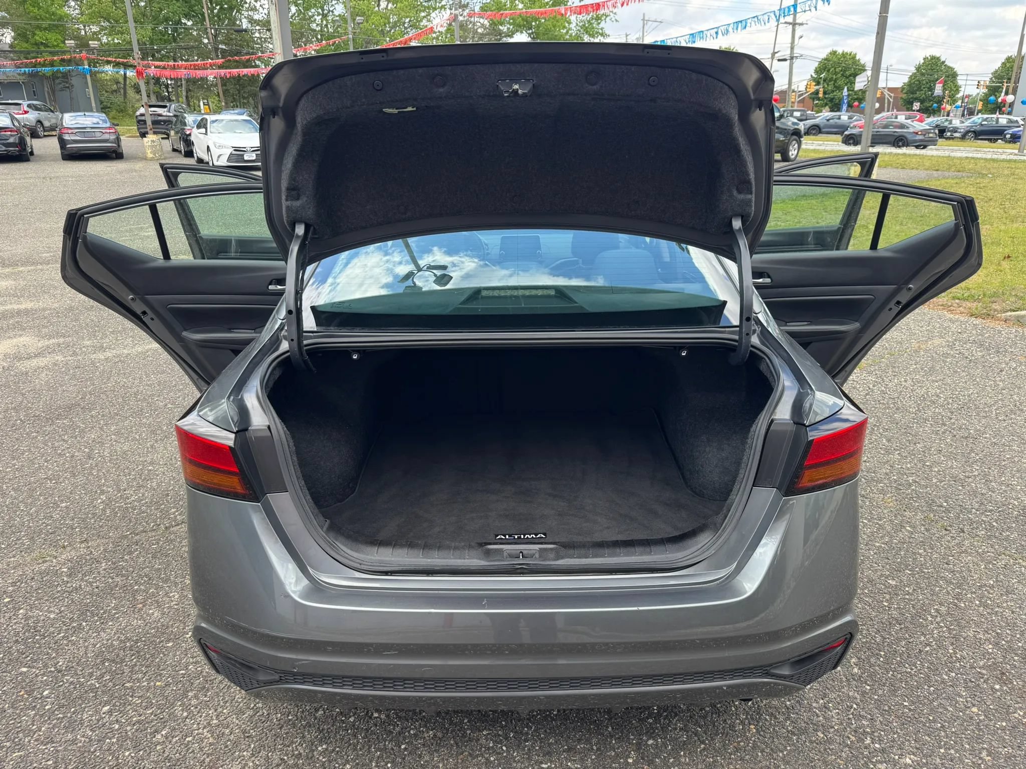 Used 2019 Nissan Altima 2.5 S FWD image 13