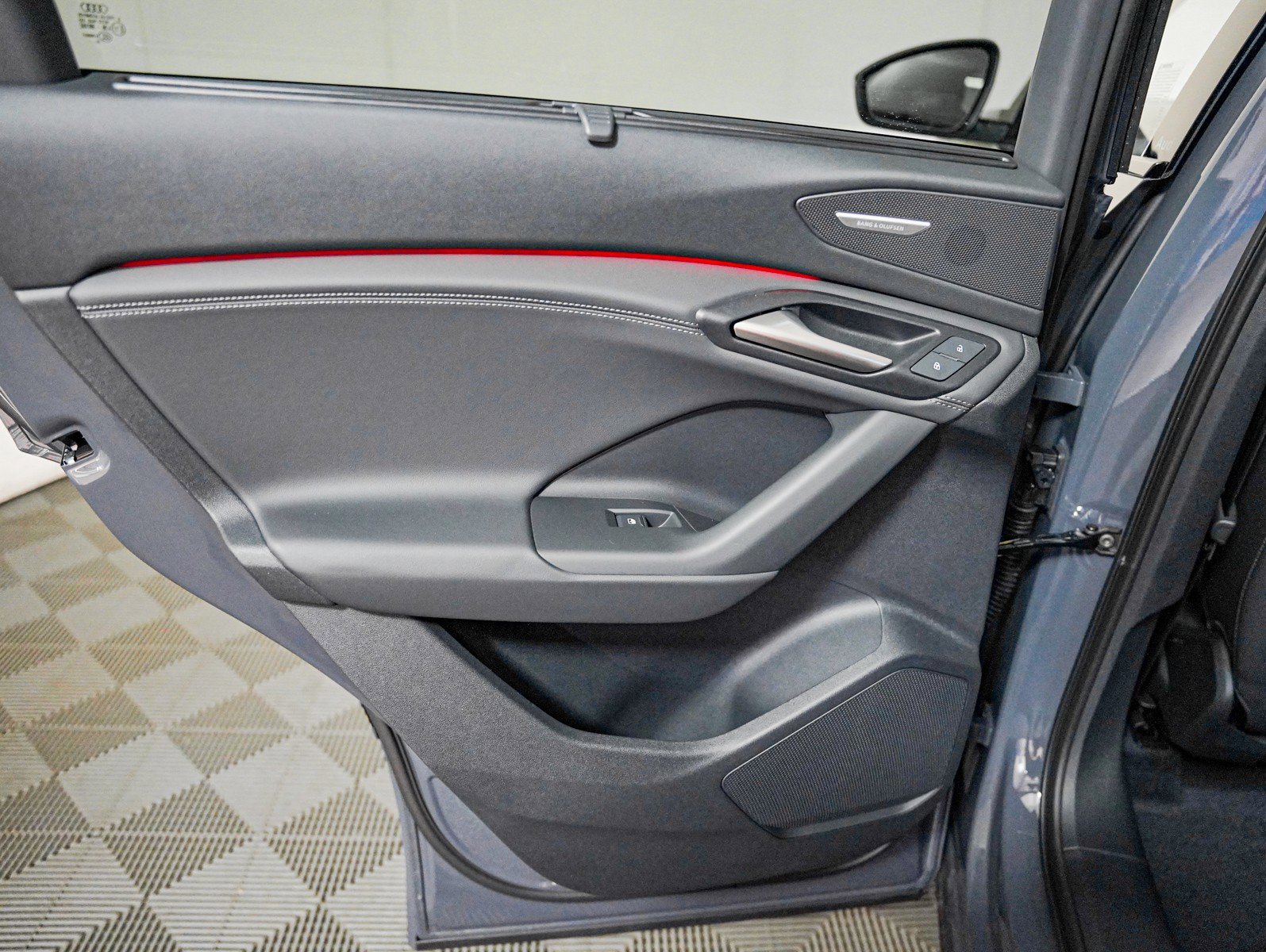 New 2025 Audi Q6 e-tron Premium Plus AWD/4WD image 23