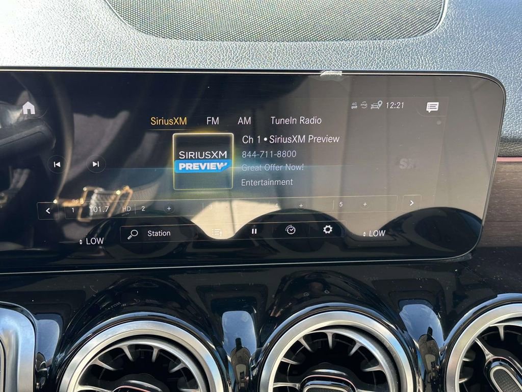 Used 2023 Mercedes-Benz GLB 250 image 21