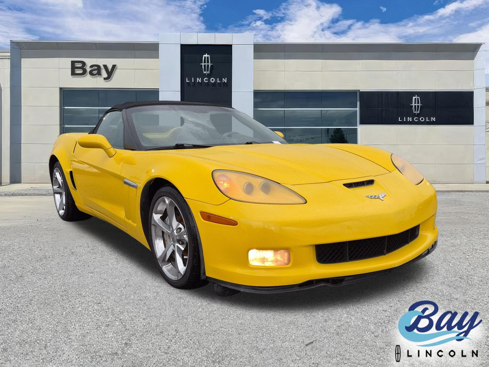 Used 2012 Chevrolet Corvette Grand Sport w/ 4LT Preferred Equipment Group RWD image 3