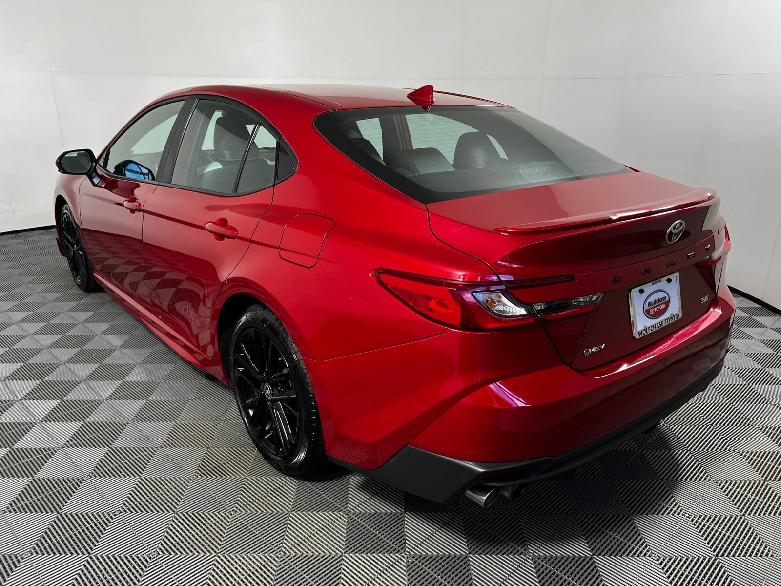 Certified 2025 Toyota Camry SE FWD image 7