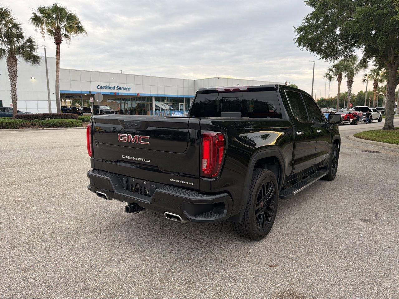Used 2022 GMC Sierra 1500 Denali w/ Denali Carbonpro Edition AWD/4WD image 5