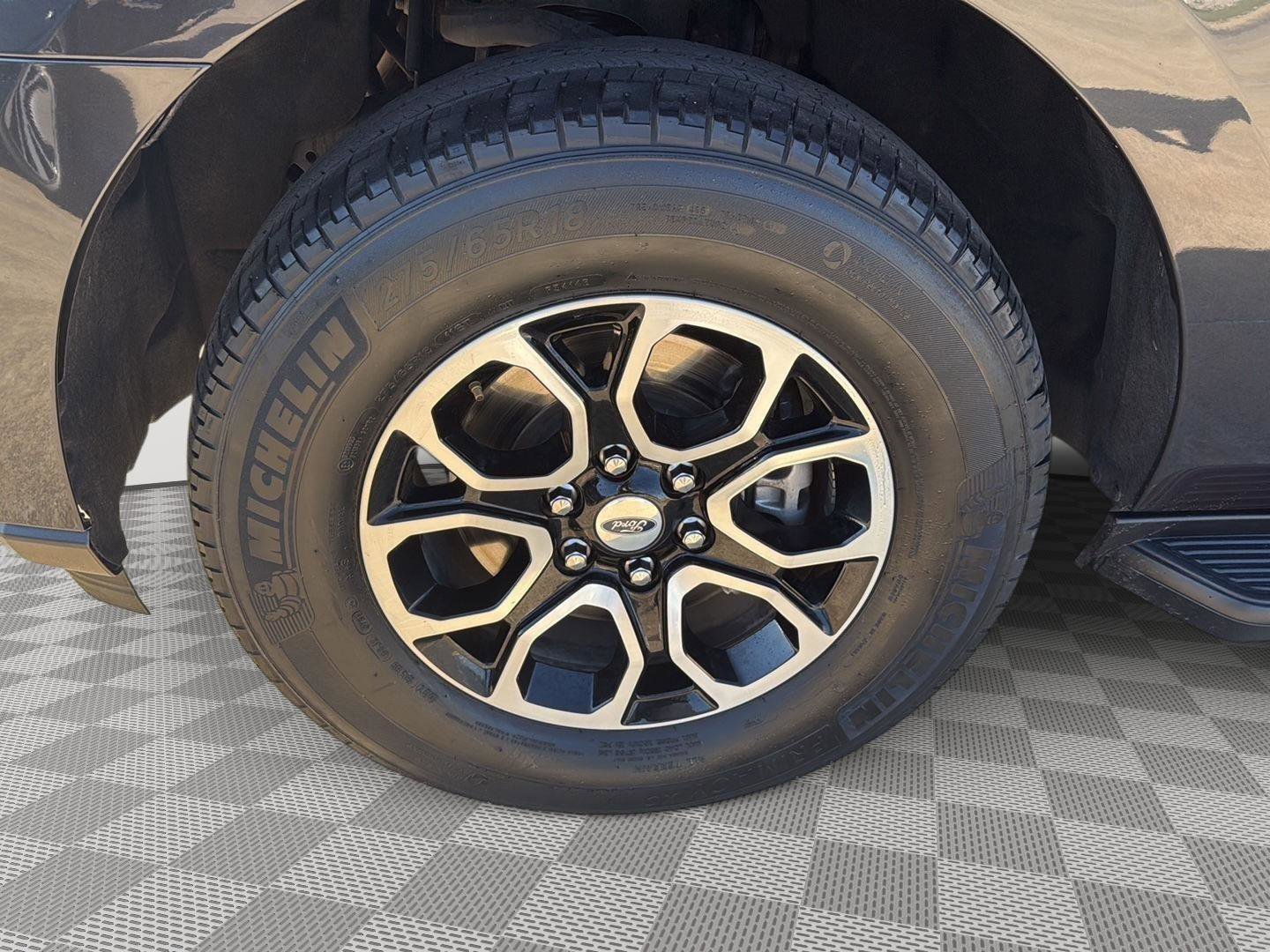 Used 2024 Ford Expedition Max XLT image 9