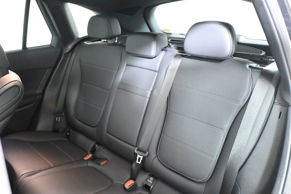Used 2026 Mercedes-Benz GLC 300 4MATIC image 4
