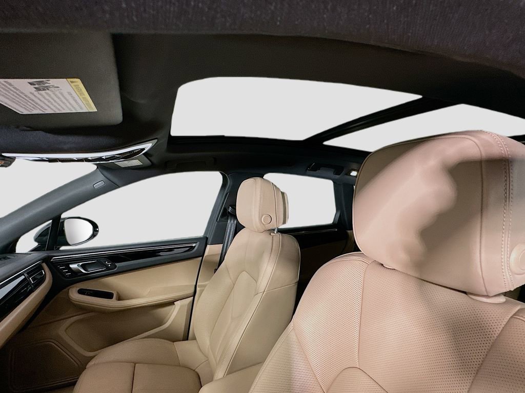 Certified 2026 Porsche Macan image 14