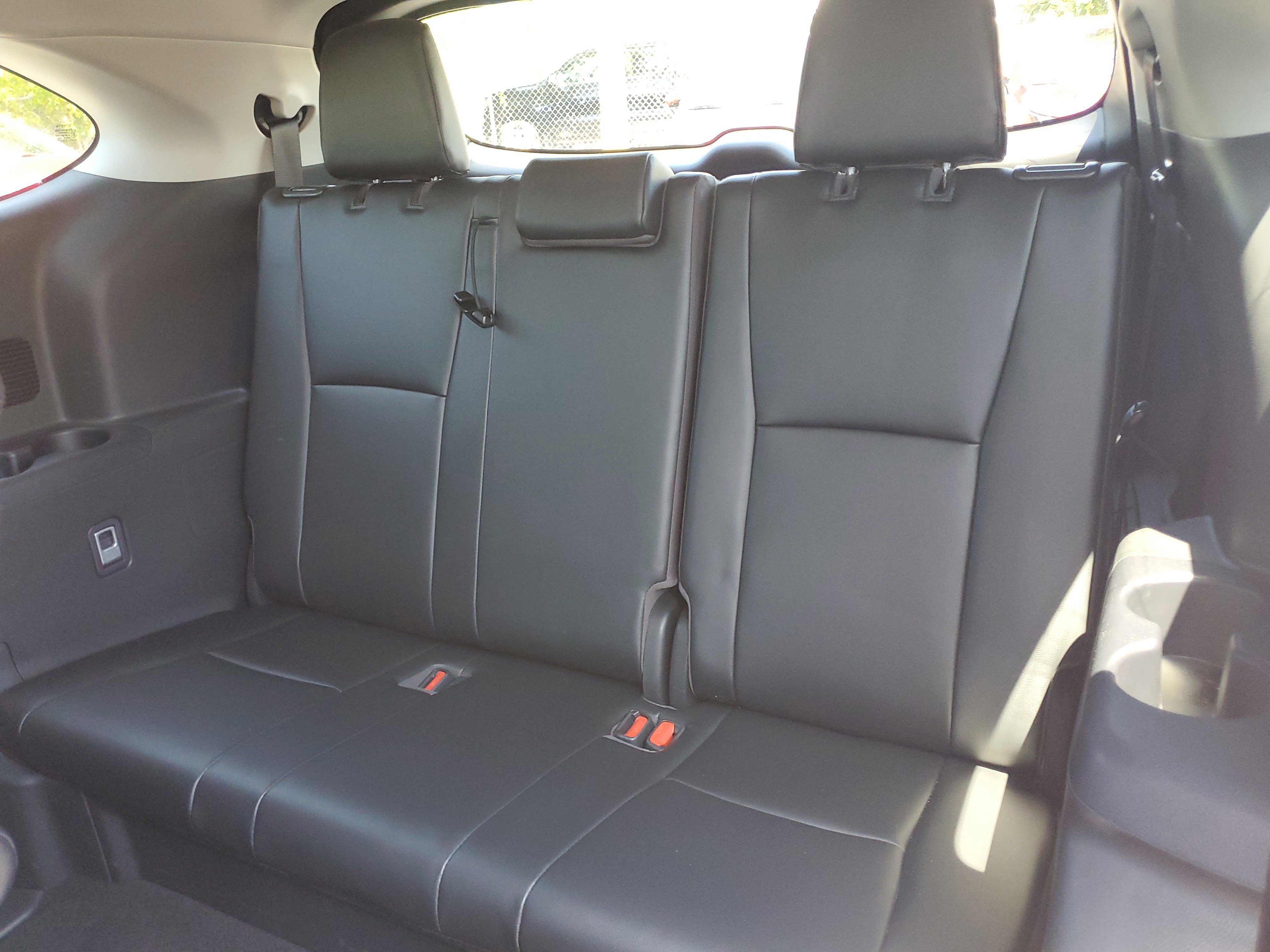 Used 2022 Toyota Highlander XLE FWD image 11