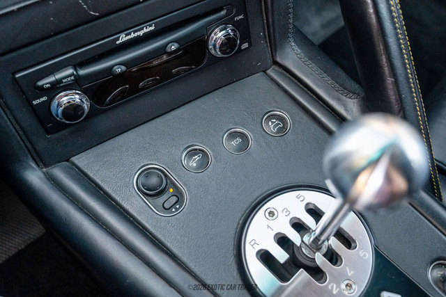 Used 2004 Lamborghini Murcielago Coupe image 36