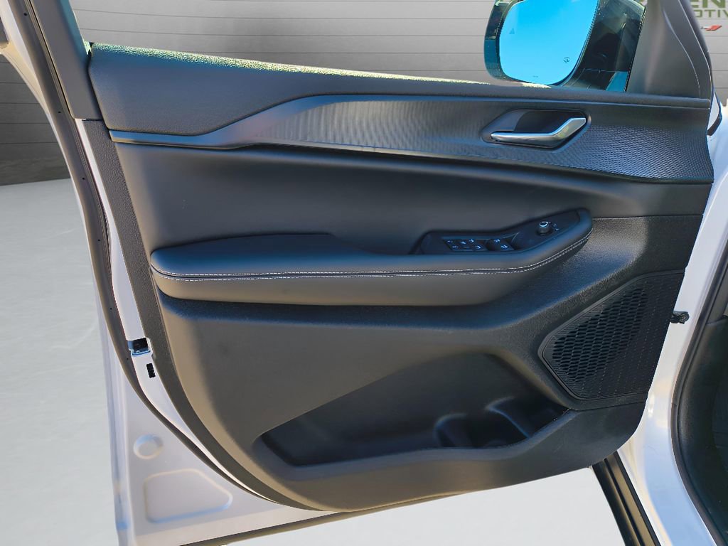 New 2025 Jeep Grand Cherokee Altitude image 14