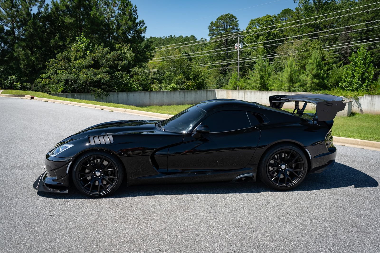 Used 2014 SRT Viper SRT-10 w/ Advanced Aerodynamics Package RWD image 16