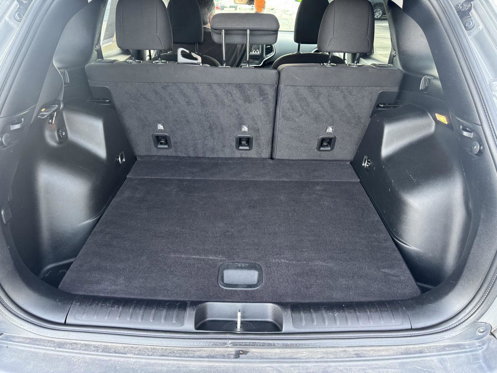 Used 2020 Jeep Cherokee Latitude image 6