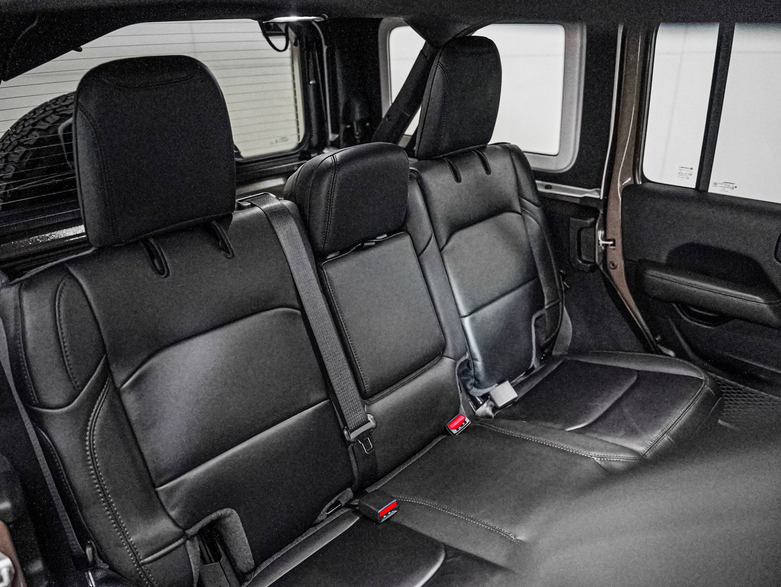 Used 2025 Jeep Wrangler Unlimited Rubicon image 10