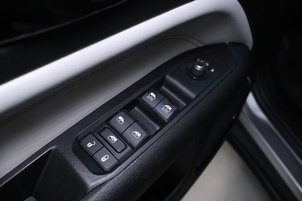 Used 2022 Jeep Compass Limited image 14