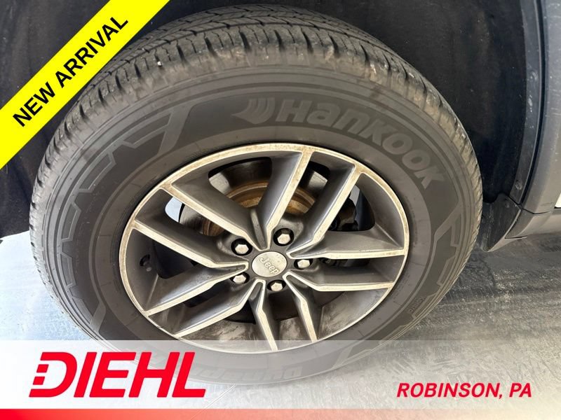 Used 2018 Jeep Grand Cherokee Limited AWD/4WD image 8