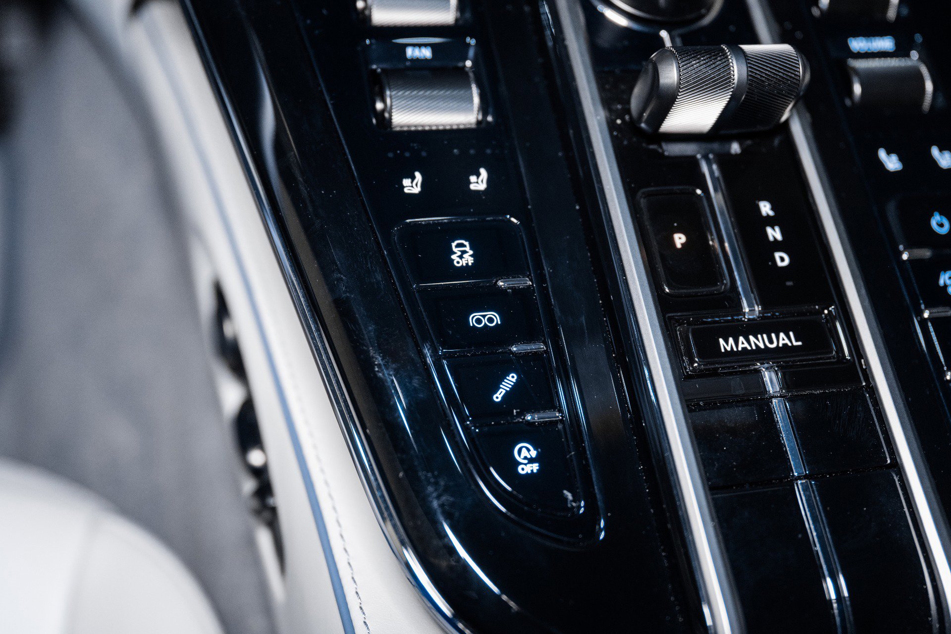 New 2026 Aston Martin V8 Vantage Coupe image 32