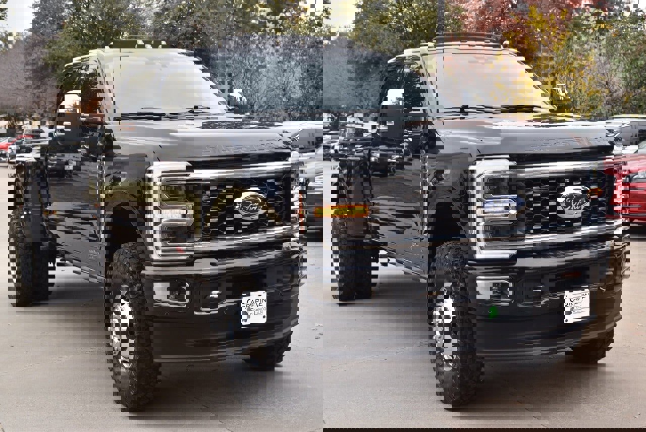 Used 2024 Ford F350 Limited image 4