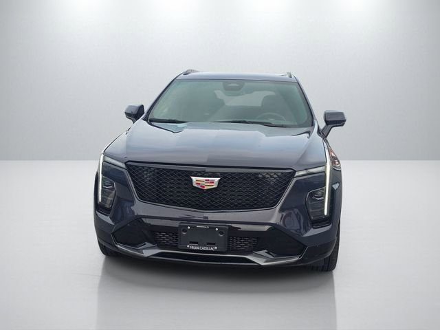 Used 2025 Cadillac XT4 Sport FWD image 3