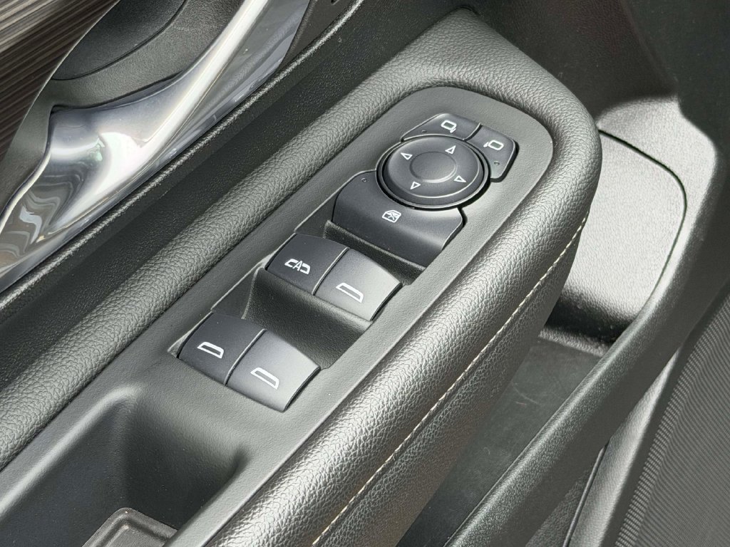 Used 2024 GMC Terrain SLE AWD/4WD image 13