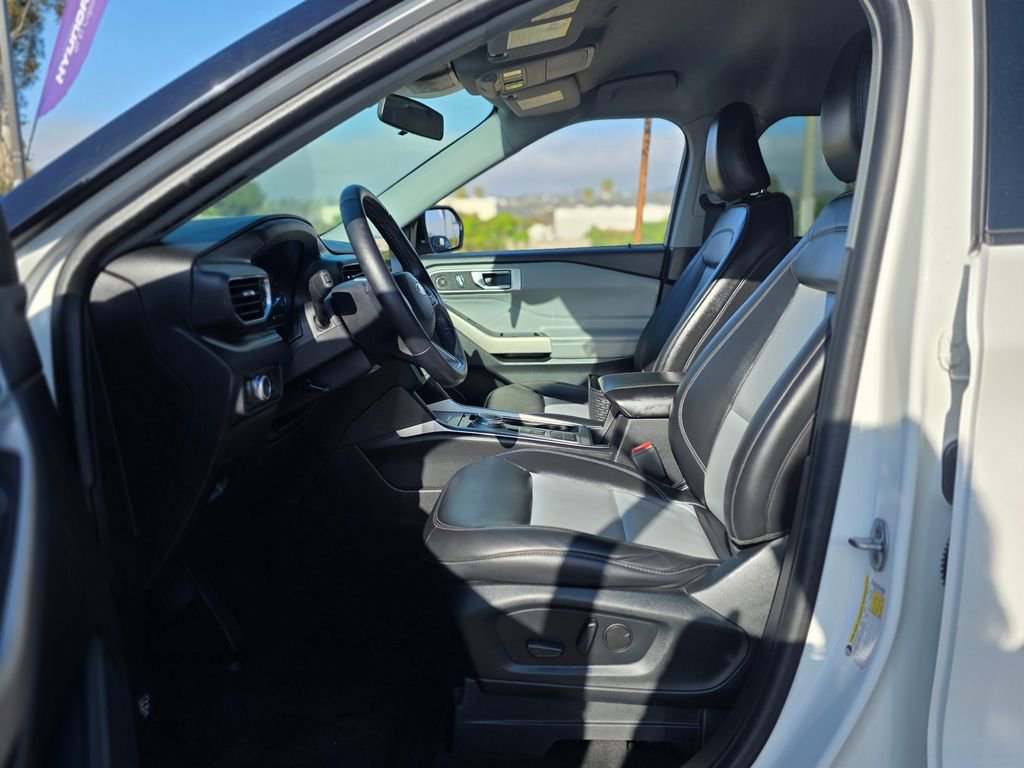 Used 2023 Ford Explorer XLT w/ Equipment Group 202A image 14