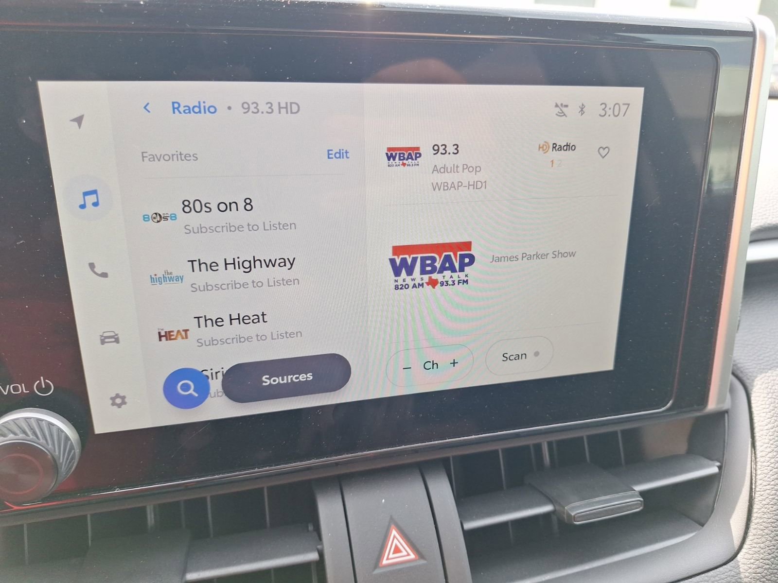 Used 2025 Toyota RAV4 XLE w/ Convenience Package image 24