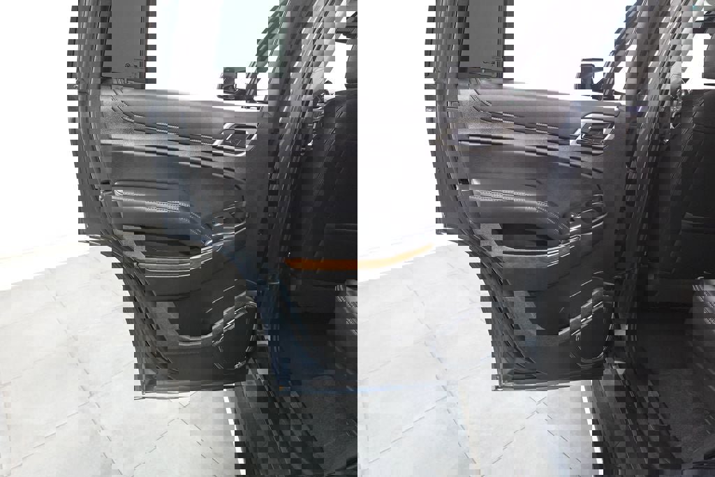 Used 2019 GMC Yukon Denali w/ Denali Ultimate Package image 24