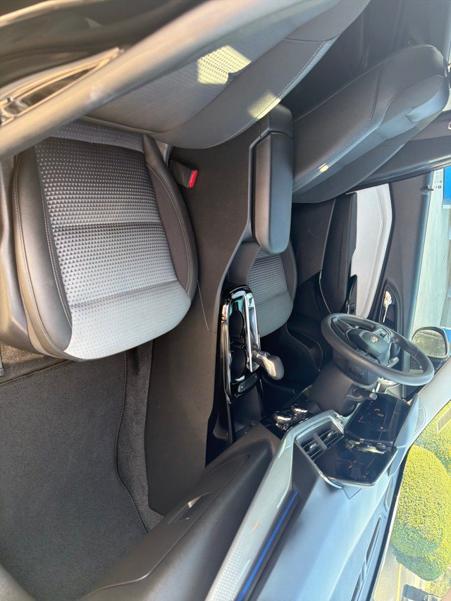 Used 2024 Chevrolet Trax LT FWD image 16