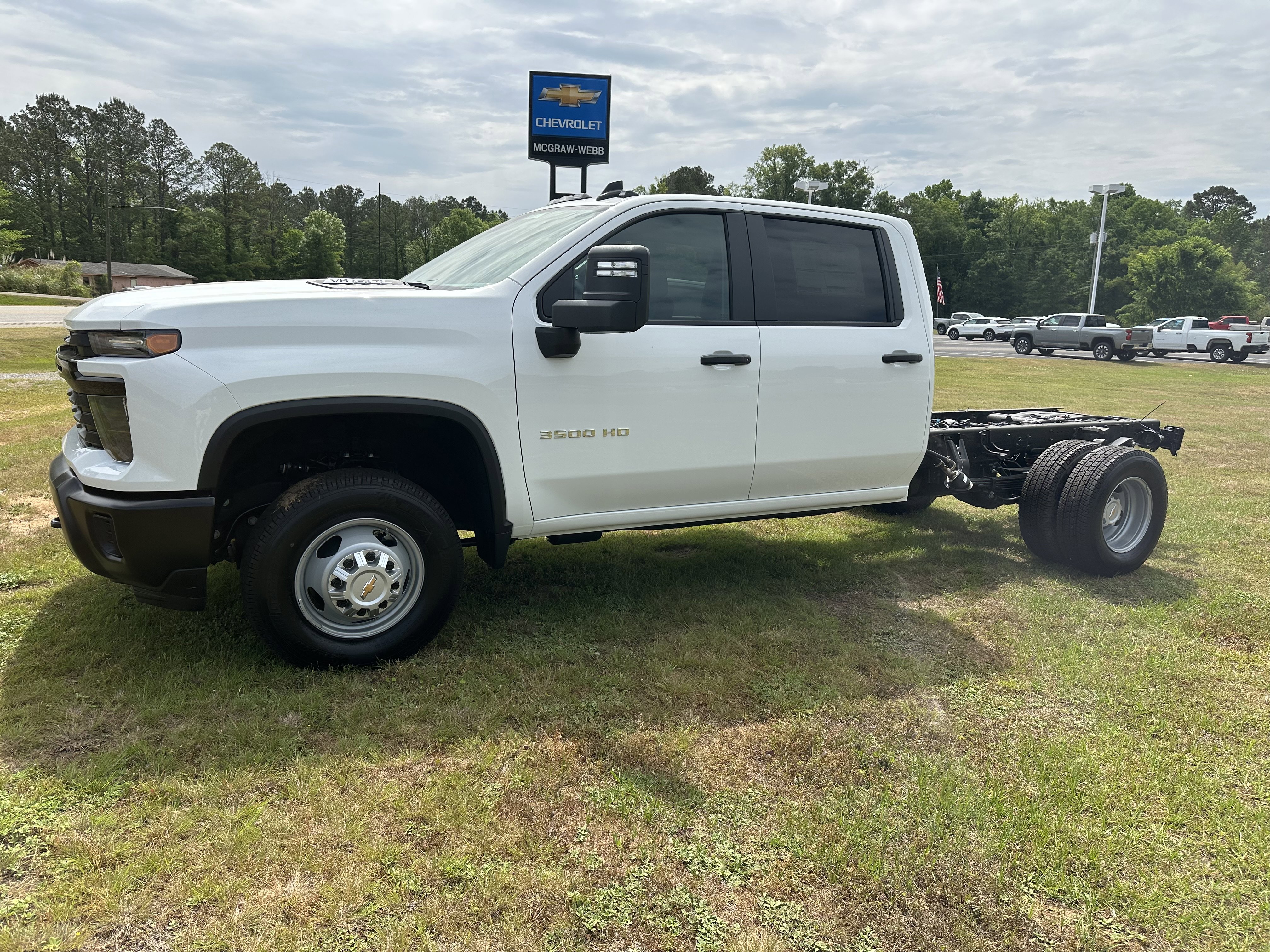 New 2026 Chevrolet Silverado 3500 W/T w/ WT Convenience Package AWD/4WD image 1