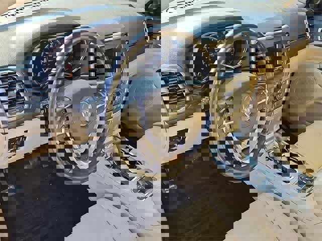 Used 2019 Jeep Grand Cherokee Laredo image 16