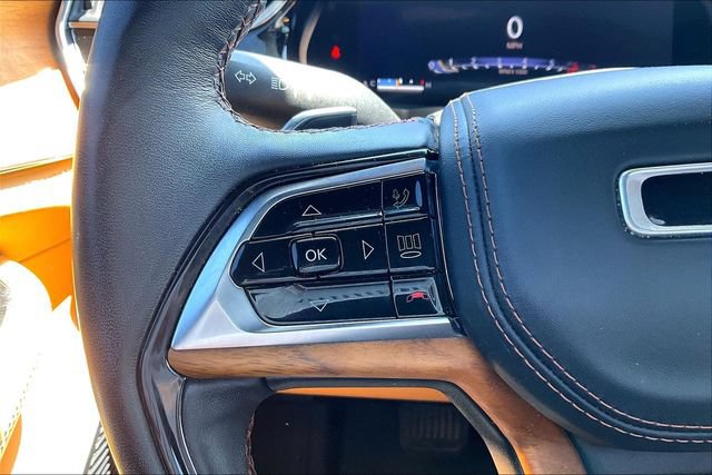 Used 2023 Jeep Grand Cherokee L Summit AWD/4WD image 20