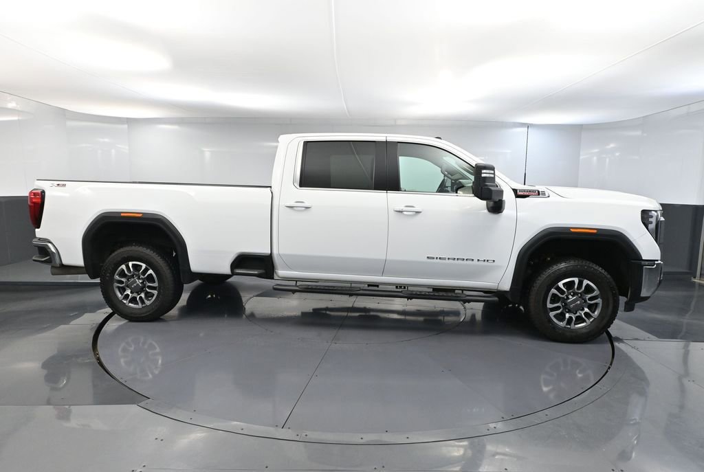 Used 2024 GMC Sierra 3500 SLE w/ SLE Convenience Package image 4