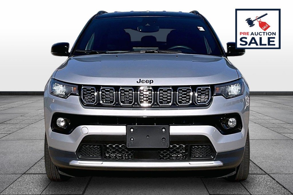 Used 2025 Jeep Compass Limited AWD/4WD image 3