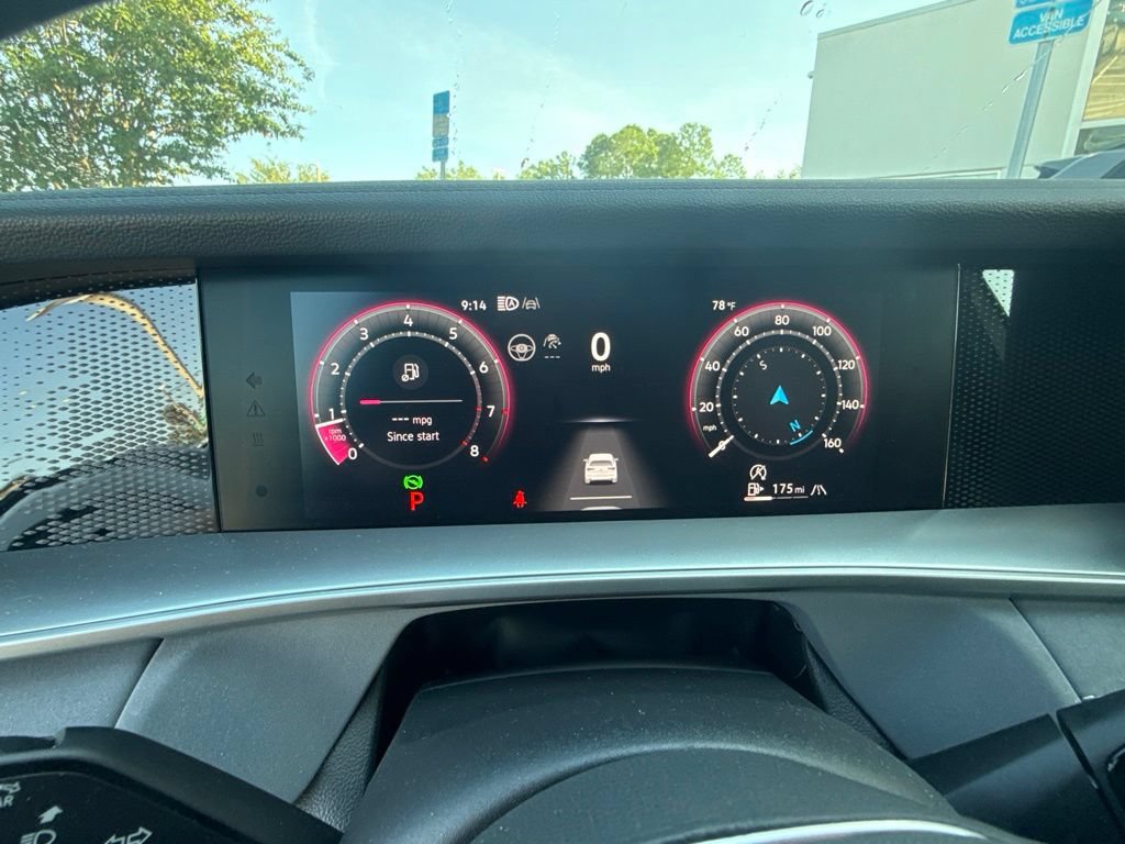 Certified 2025 Volkswagen Tiguan SE R-Line AWD/4WD image 14