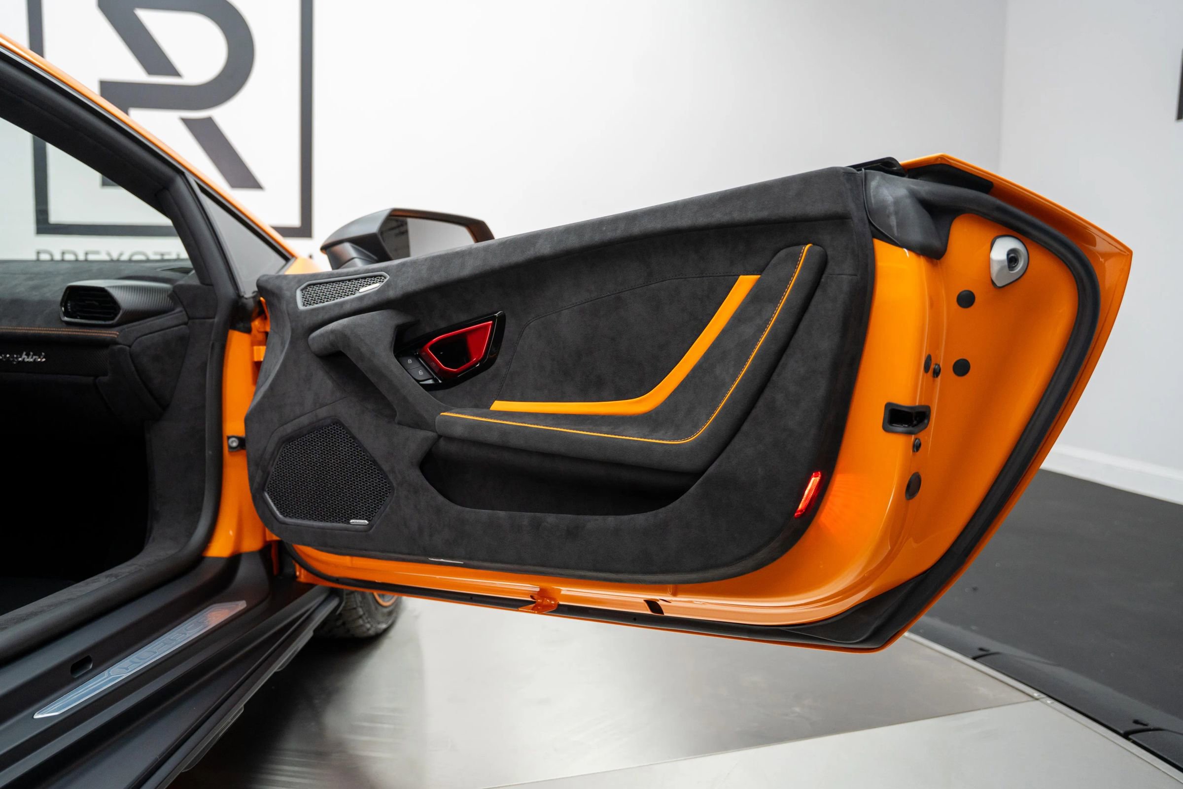 Used 2023 Lamborghini Huracan Sterrato image 24