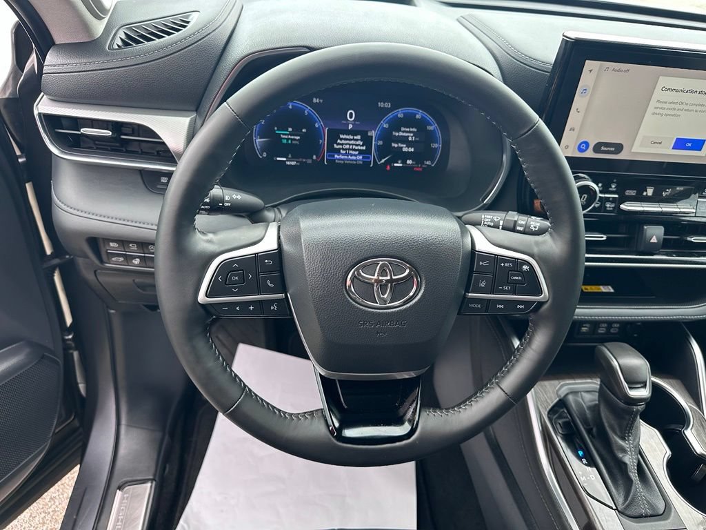 Certified 2024 Toyota Highlander Platinum AWD/4WD image 16