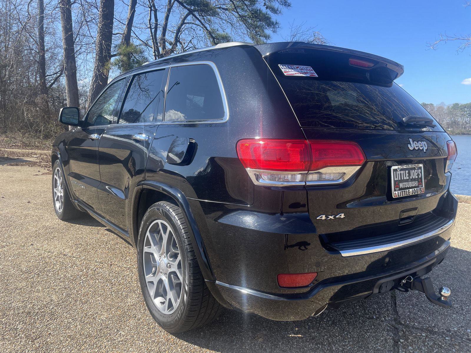 Used 2019 Jeep Grand Cherokee Overland AWD/4WD image 10