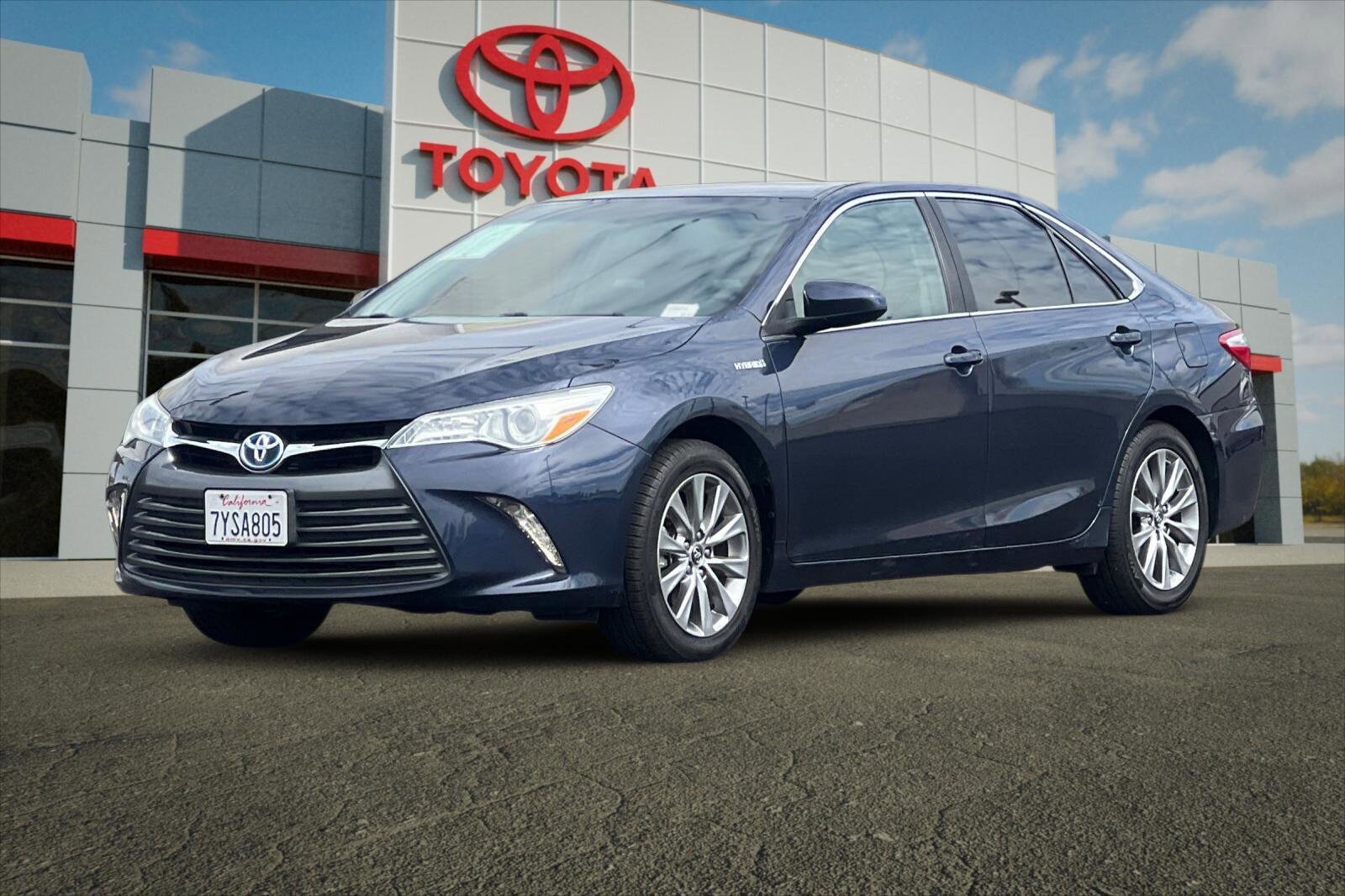 Certified 2017 Toyota Camry XLE w/ Moonroof Package image 7
