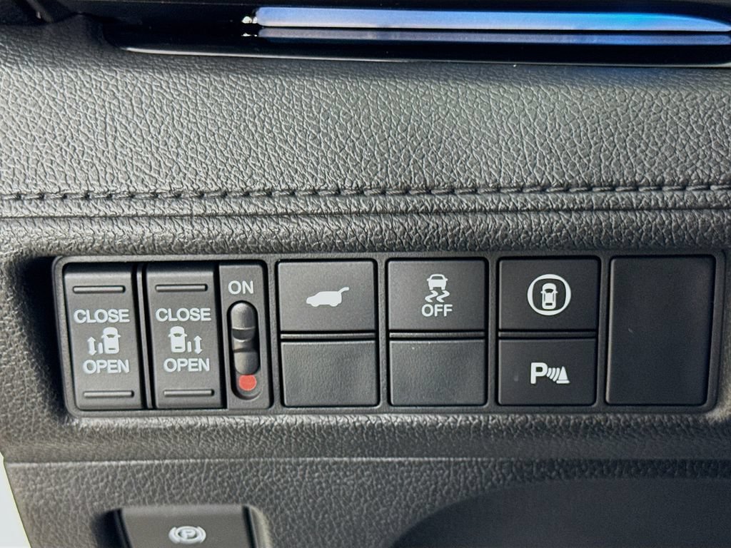 Used 2022 Honda Odyssey Elite image 13