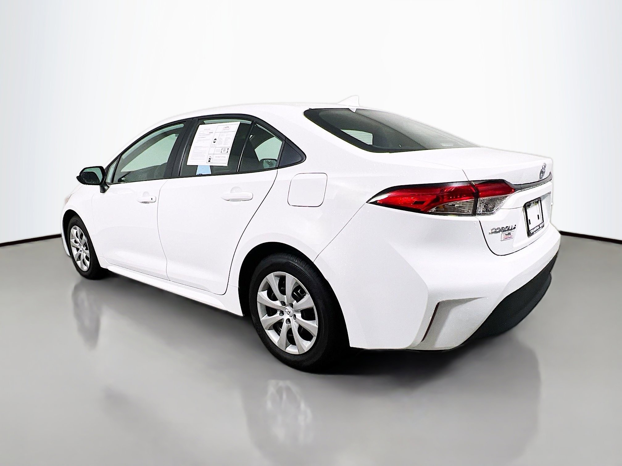 Used 2025 Toyota Corolla LE w/ Convenience Package image 8