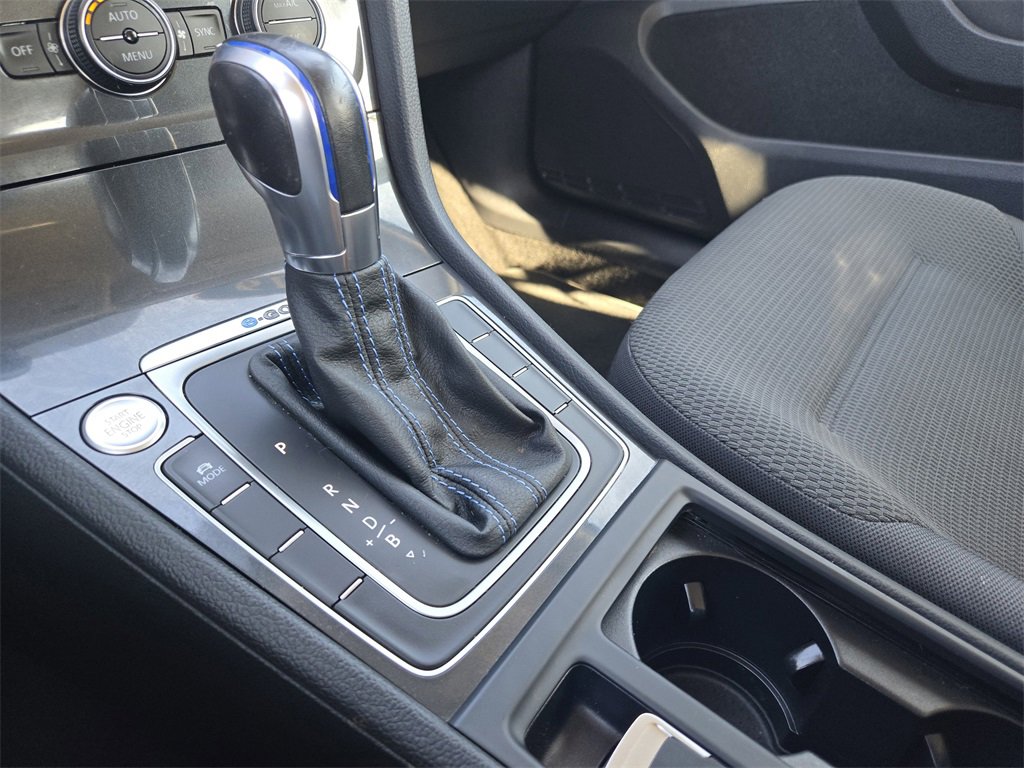 Used 2019 Volkswagen e-Golf SE w/ Driver Assistance Package image 20