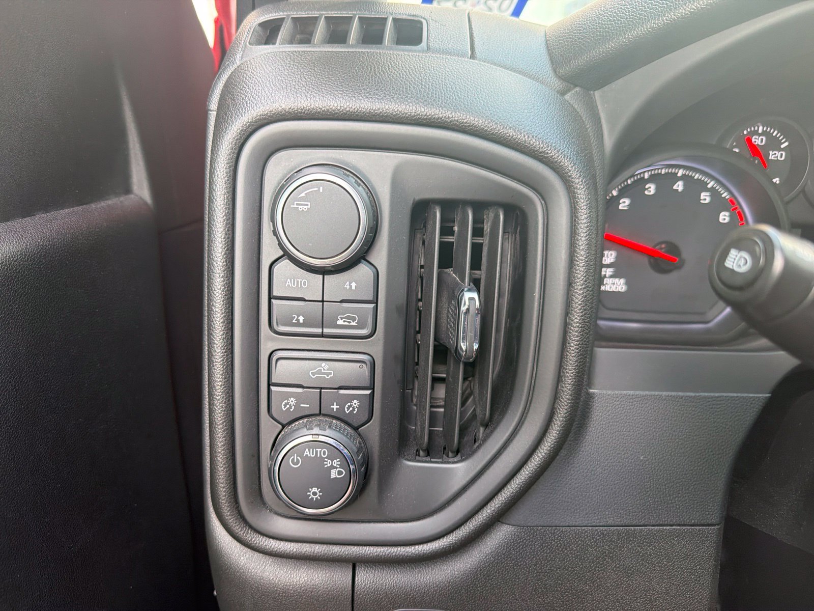 Used 2022 Chevrolet Silverado 1500 Custom AWD/4WD image 12