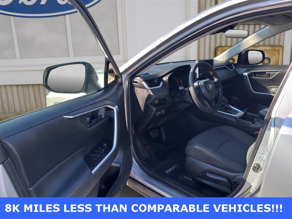 Used 2023 Toyota RAV4 LE image 17