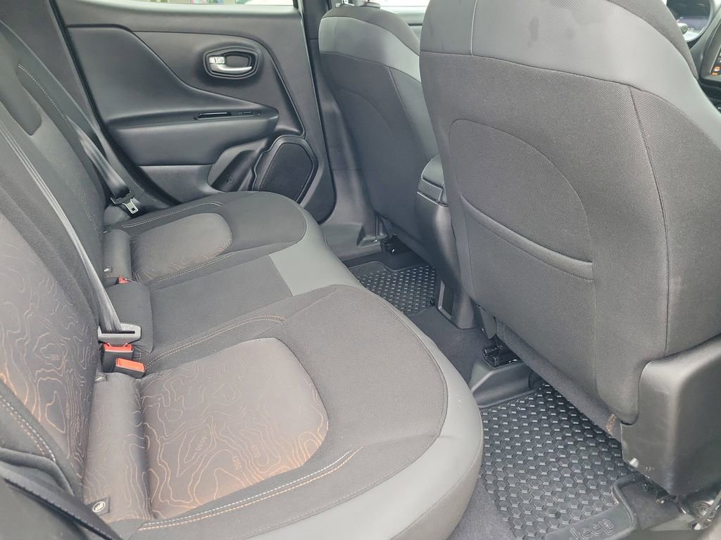 Used 2023 Jeep Renegade Latitude image 32