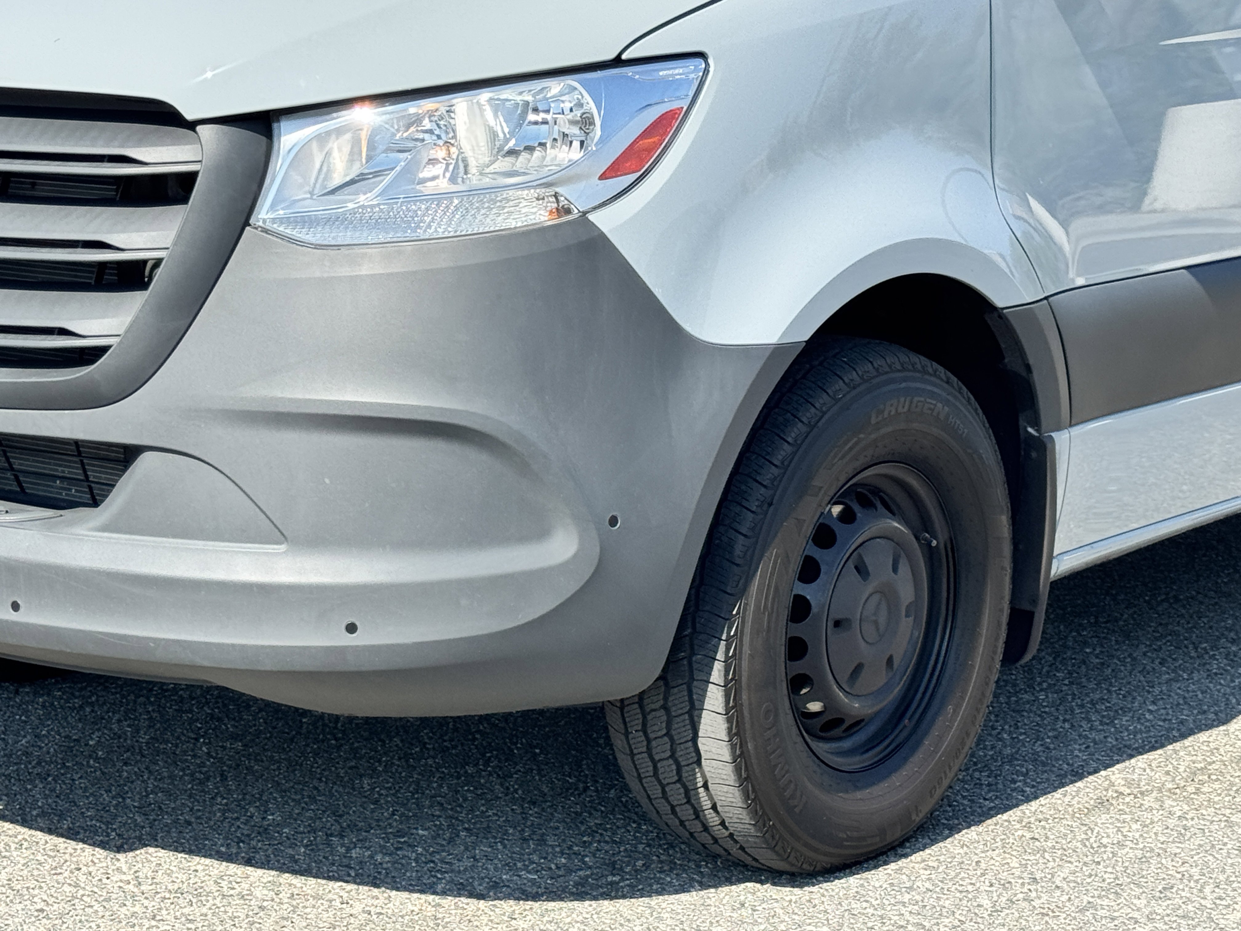 Used 2023 Mercedes-Benz Sprinter 2500 image 4