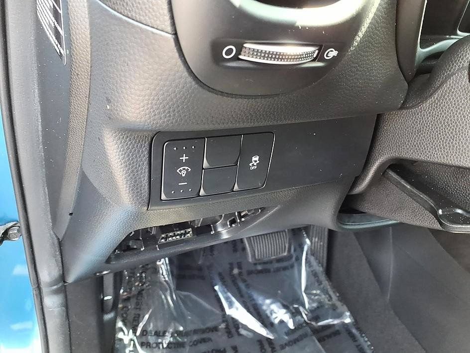 Used 2018 Kia Soul + FWD image 13