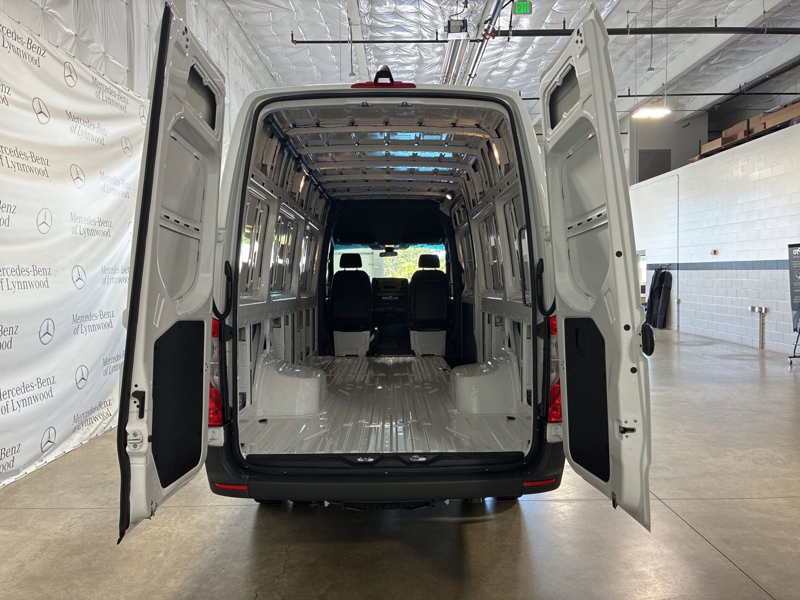 New 2025 Mercedes-Benz Sprinter 4500 image 7