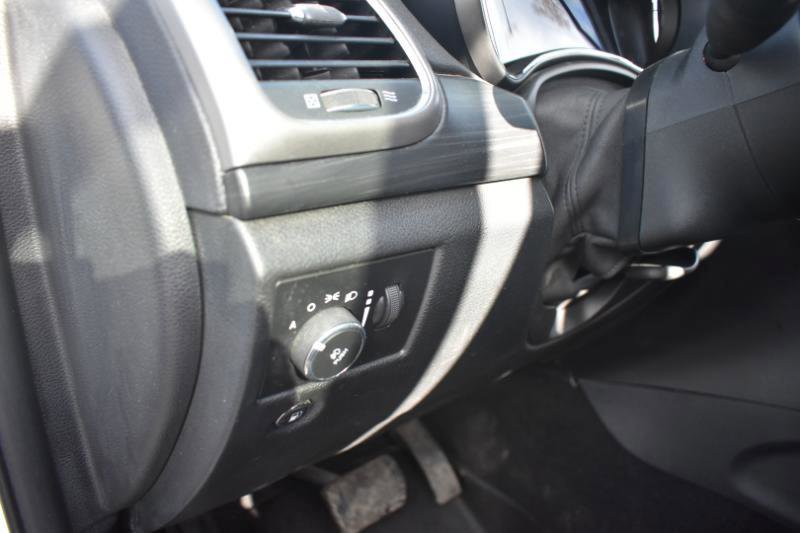 Used 2020 Jeep Grand Cherokee Altitude AWD/4WD image 28