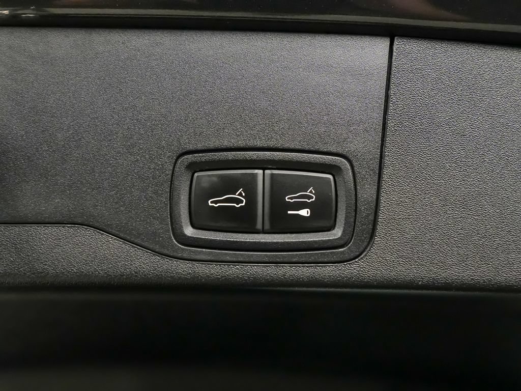 Certified 2025 Porsche Taycan 4 Cross Turismo AWD/4WD image 14