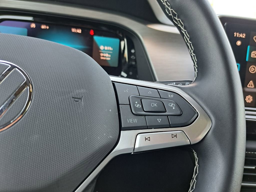 Used 2025 Volkswagen Atlas Cross Sport SE image 13