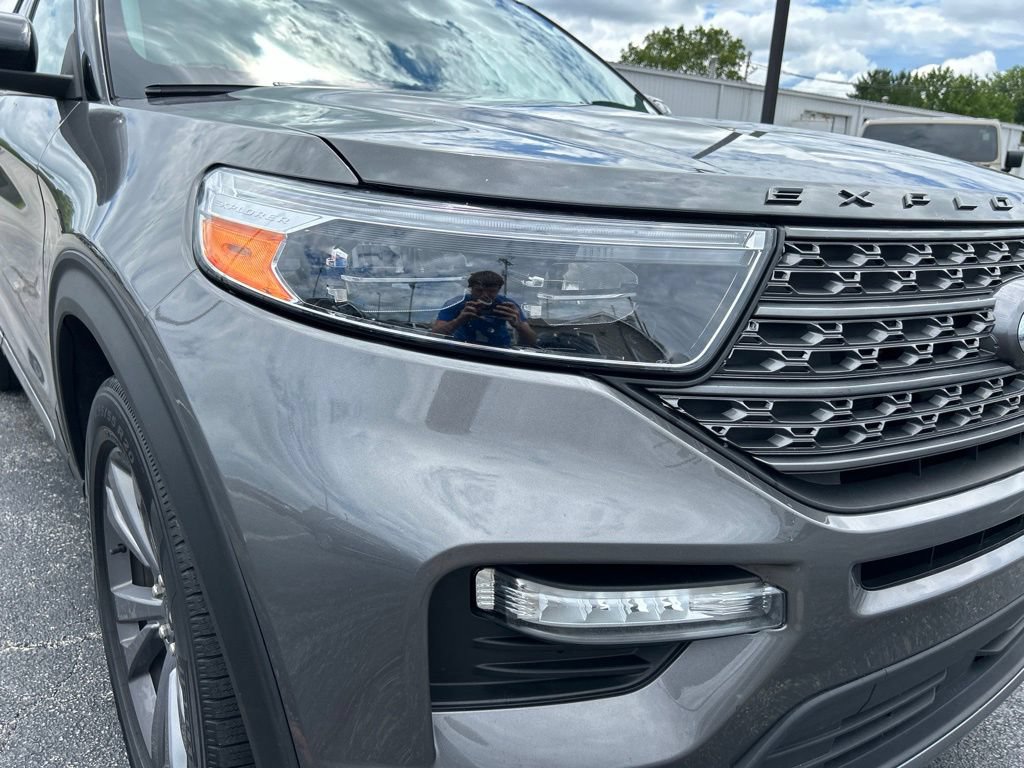 Used 2023 Ford Explorer XLT w/ Equipment Group 202A AWD/4WD image 2