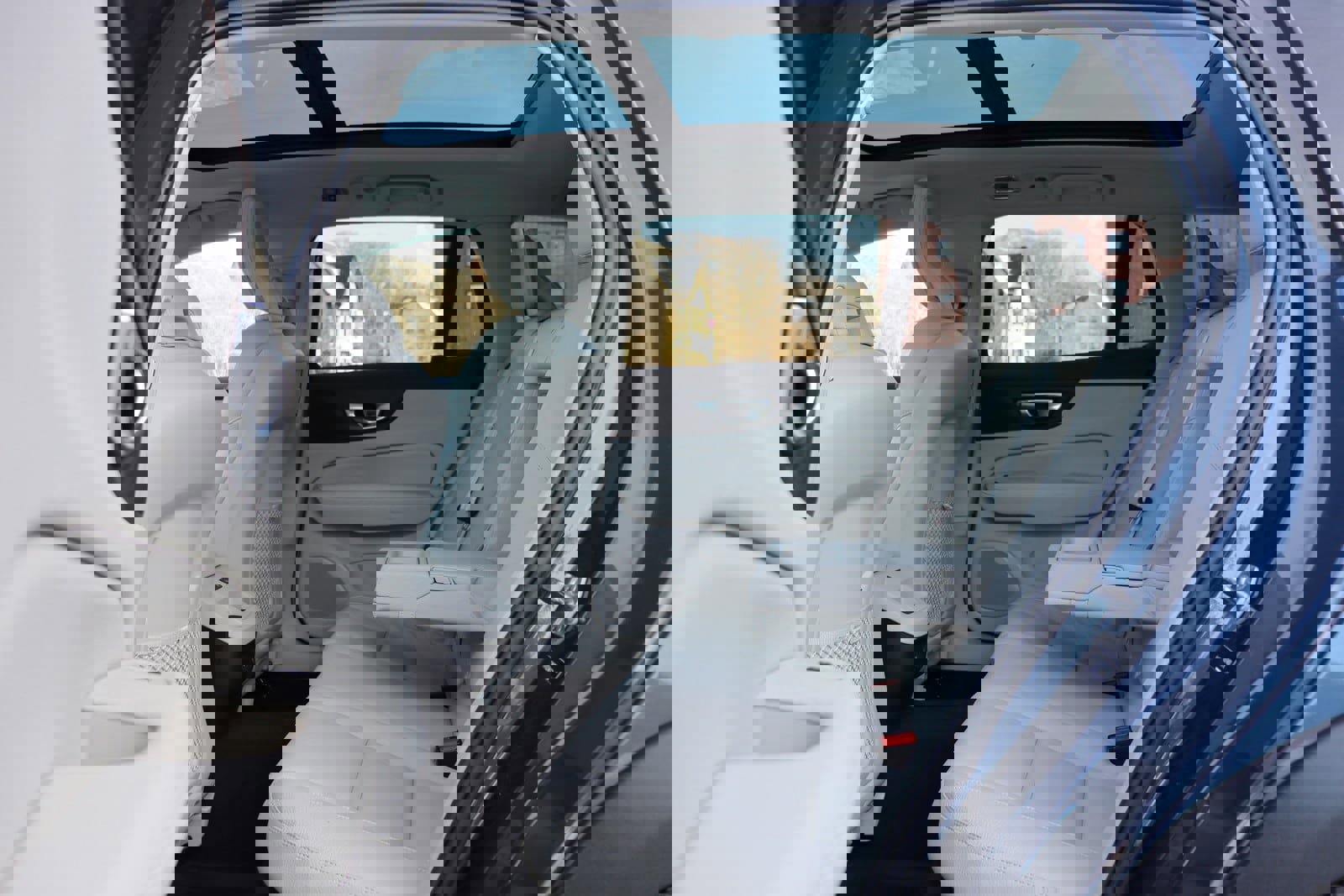 Used 2021 Volvo V60 T5 Cross Country w/ Protection Package image 14